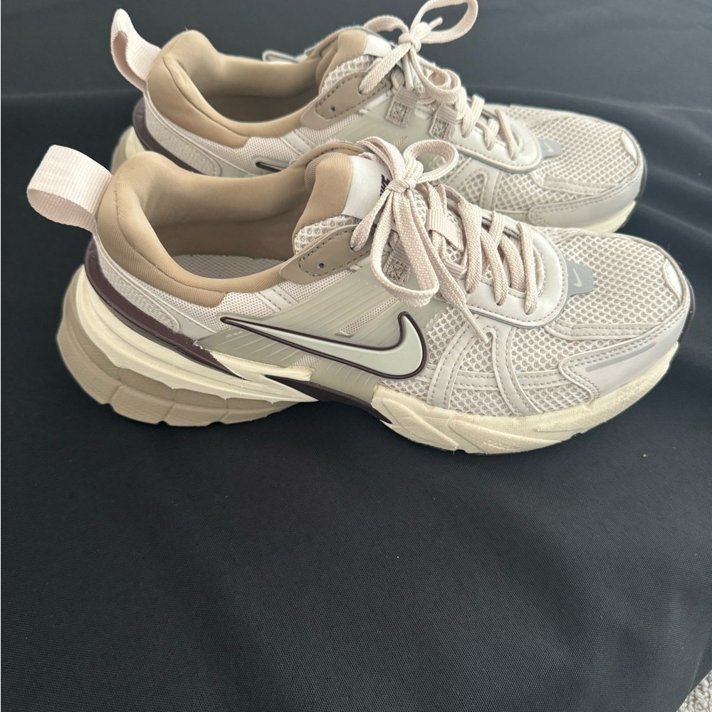 Nike V2K run sneakers